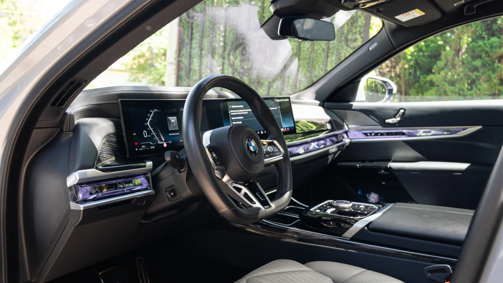 BMW 740 Гаранция до 2028, 32 инча телевизор, снимка 9 - Автомобили и джипове - 54443625