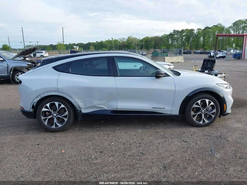Ford Mustang Mach-E Premium, снимка 13 - Автомобили и джипове - 55127066