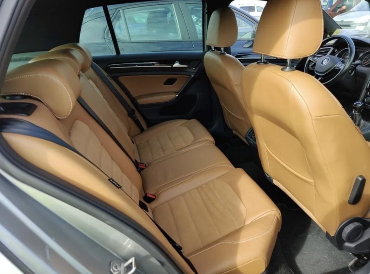 VW Golf 2.0TDI 150кс * EDITOIN* Keyless* DISTRONIC* Панора, снимка 9 - Автомобили и джипове - 55174271