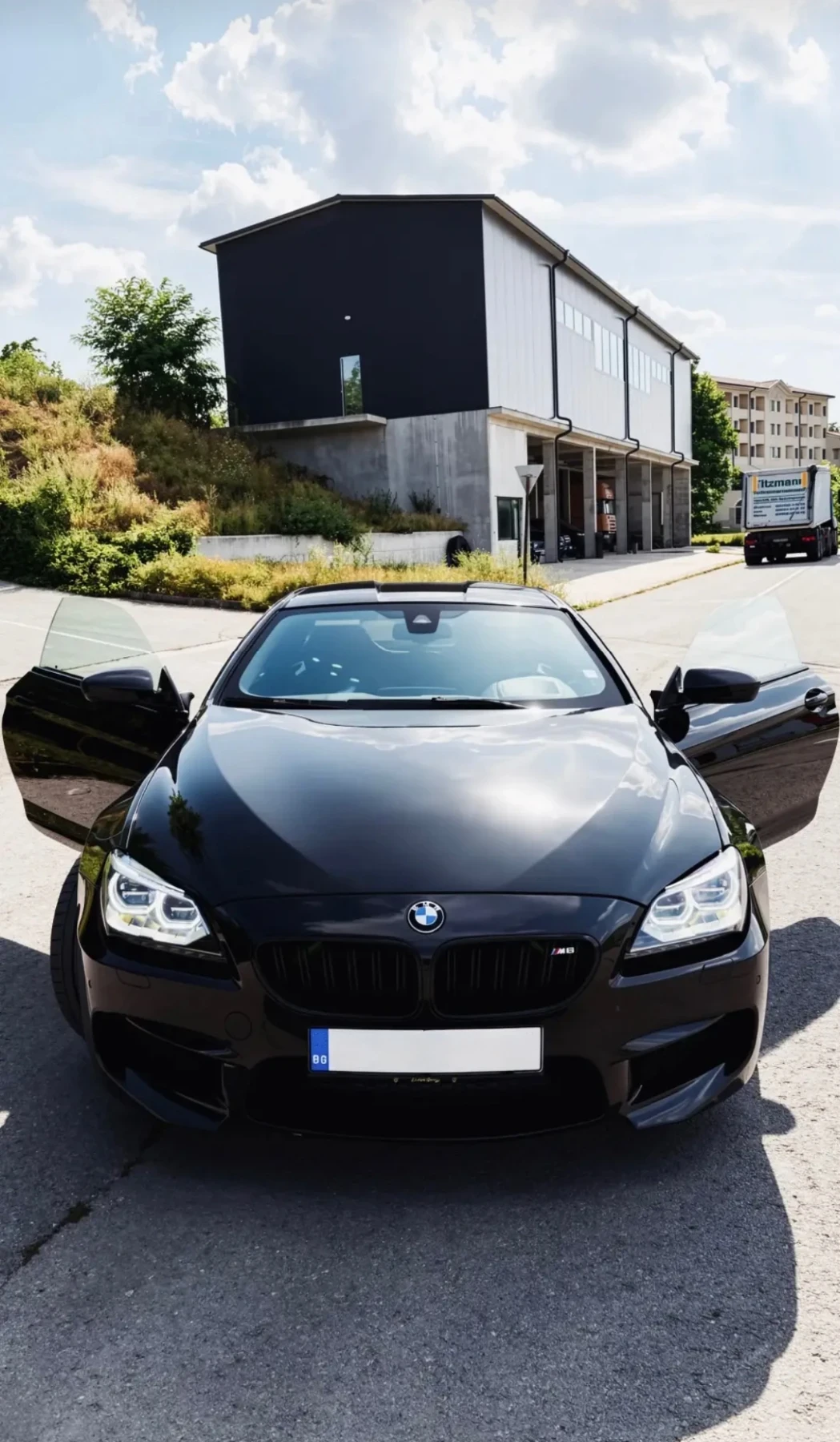 BMW M6 STOCK 560HP AKRAPOVIC
