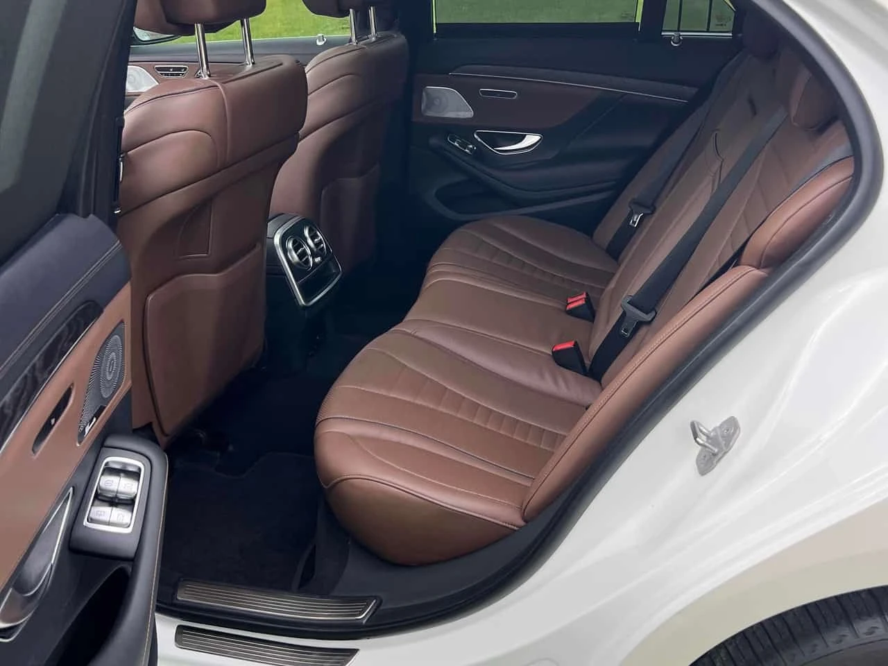 Mercedes-Benz S 560 * CARFAX * ДИСТРОНИК * МАСАЖИ * ОБДУХВАНЕ, снимка 14 - Автомобили и джипове - 55735044