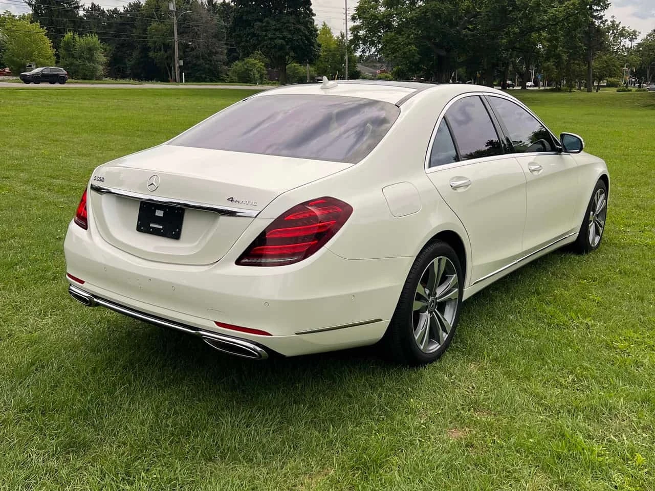 Mercedes-Benz S 560 * CARFAX * ДИСТРОНИК * МАСАЖИ * ОБДУХВАНЕ, снимка 7 - Автомобили и джипове - 55735044