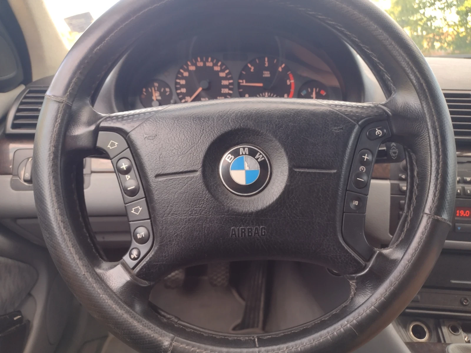 BMW 320, снимка 10 - Автомобили и джипове - 56567756