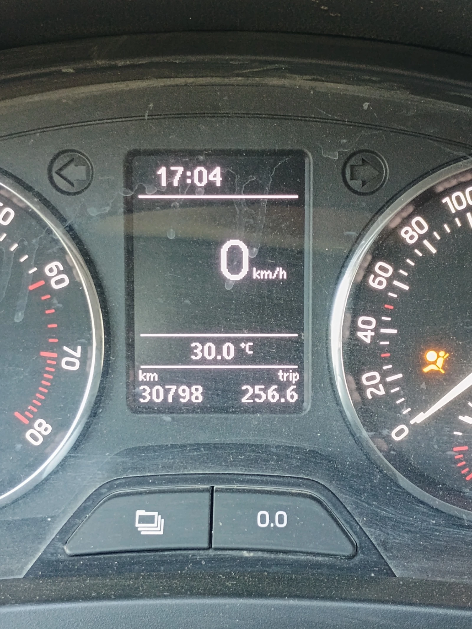 Skoda Rapid 1.2TSI, снимка 8 - Автомобили и джипове - 56246204