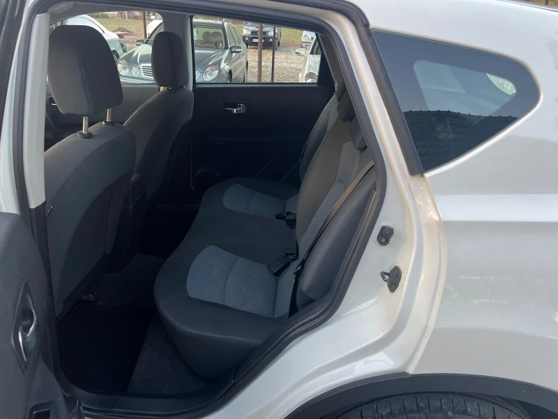 Nissan Qashqai 1.5DCI, снимка 13 - Автомобили и джипове - 46888141