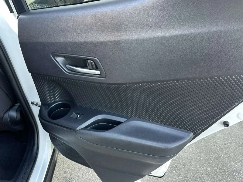 Toyota C-HR LPG, снимка 14 - Автомобили и джипове - 52449533