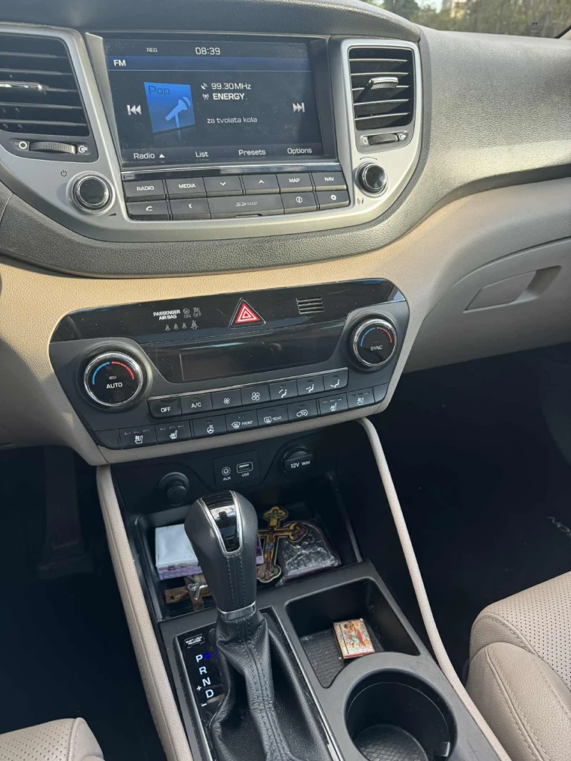 Hyundai Tucson, снимка 10 - Автомобили и джипове - 52996292