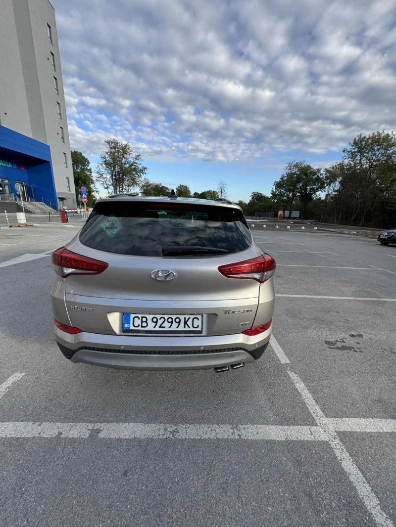 Hyundai Tucson, снимка 5 - Автомобили и джипове - 52996292