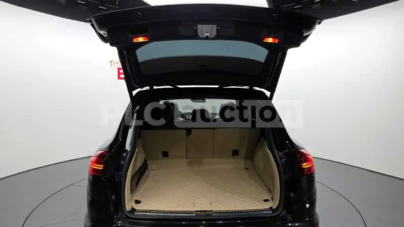 Porsche Cayenne 3.0| ВЪЗДУХ| ПОДГРЕВ| ВКЛ. ТЕХНОТЕСТ, снимка 11 - Автомобили и джипове - 54669373