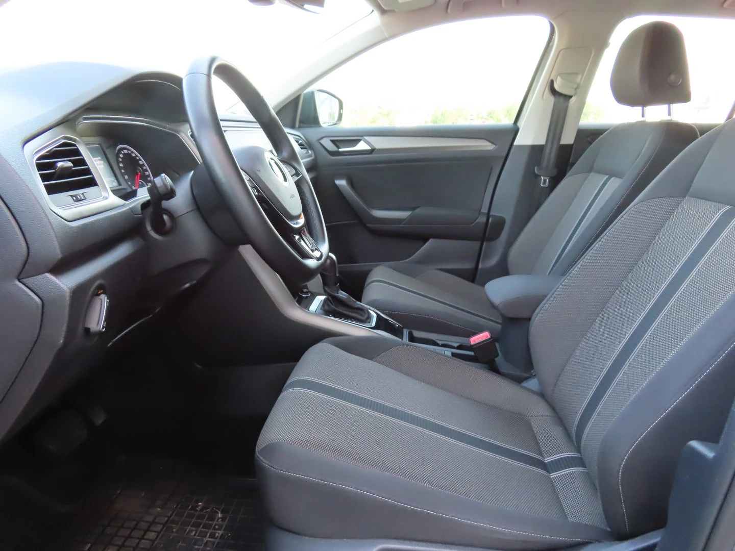 VW T-Roc VW T- Roc Design 2.0 TDI SCR DSG - изображение 5