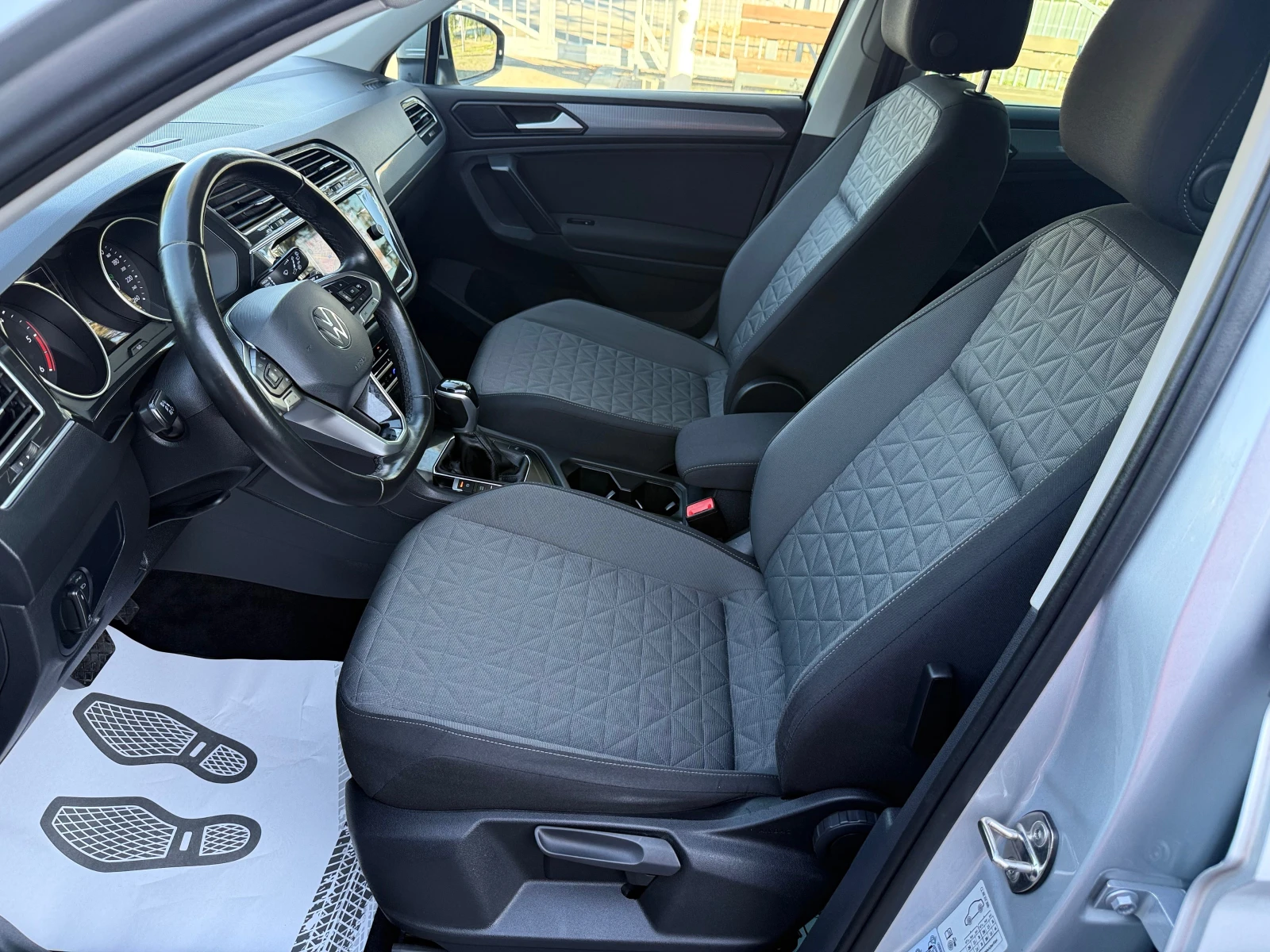 VW Tiguan 2.0 AVTOMAT LED KAMERA - изображение 8