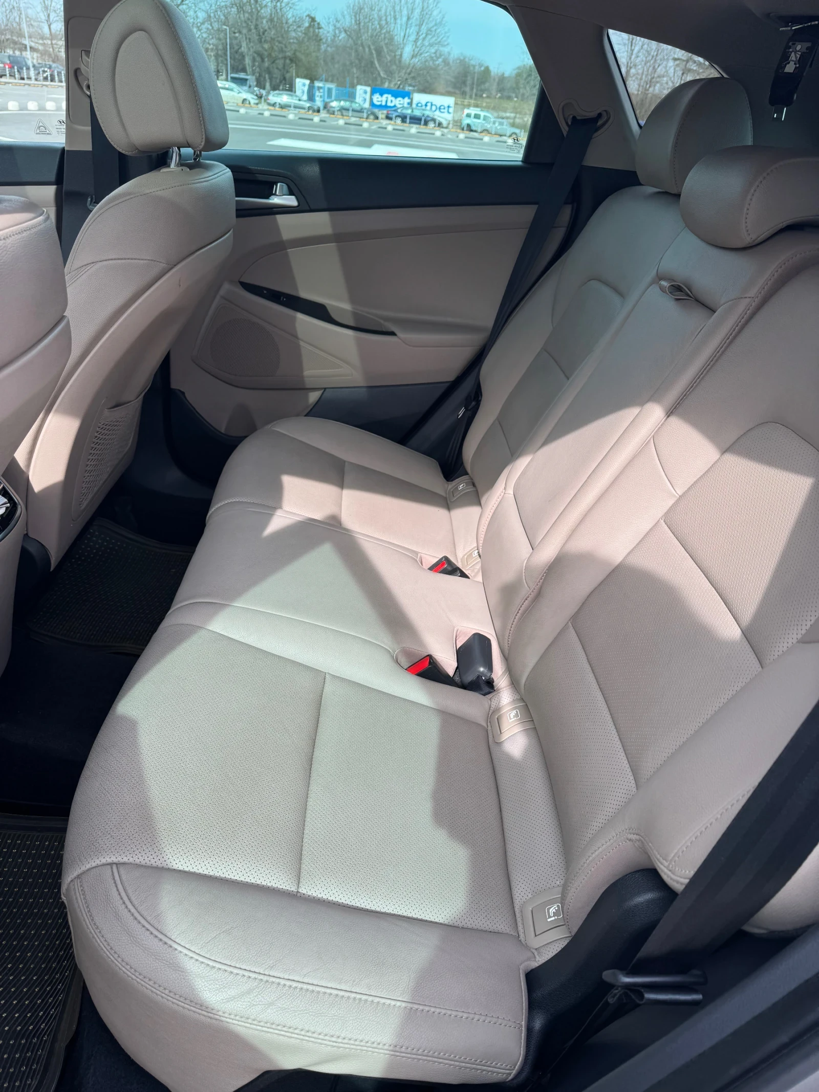 Hyundai Tucson, снимка 12 - Автомобили и джипове - 53893570