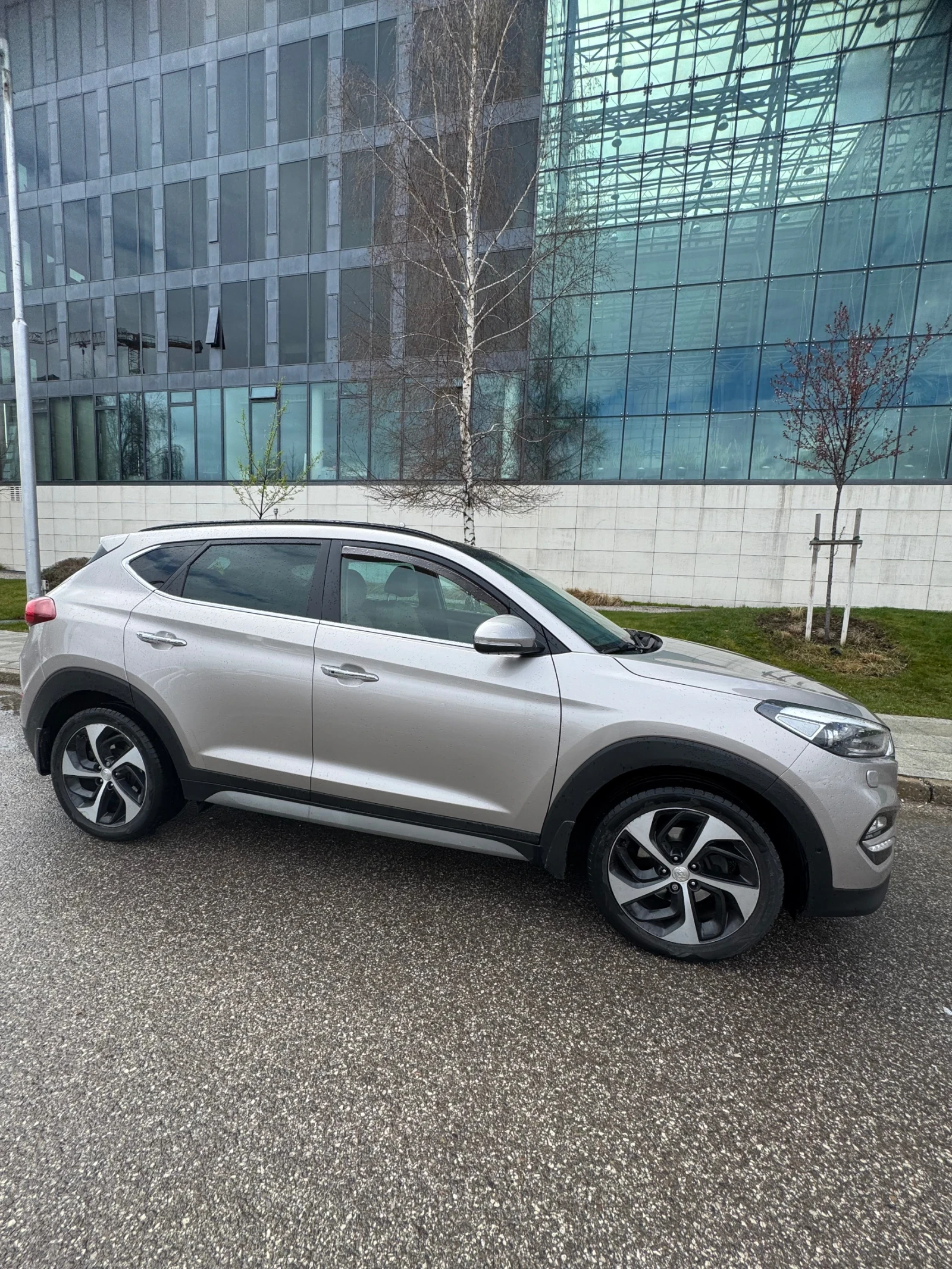 Hyundai Tucson, снимка 10 - Автомобили и джипове - 53893570