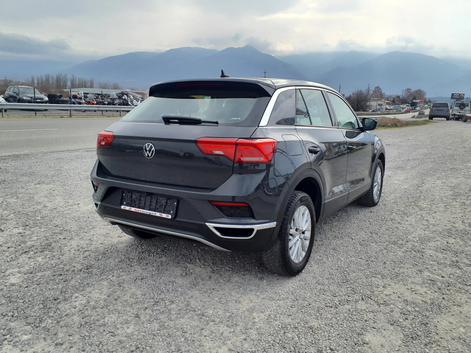 VW T-Roc 2.0TDI-107000км NOVA, снимка 4 - Автомобили и джипове - 54003724