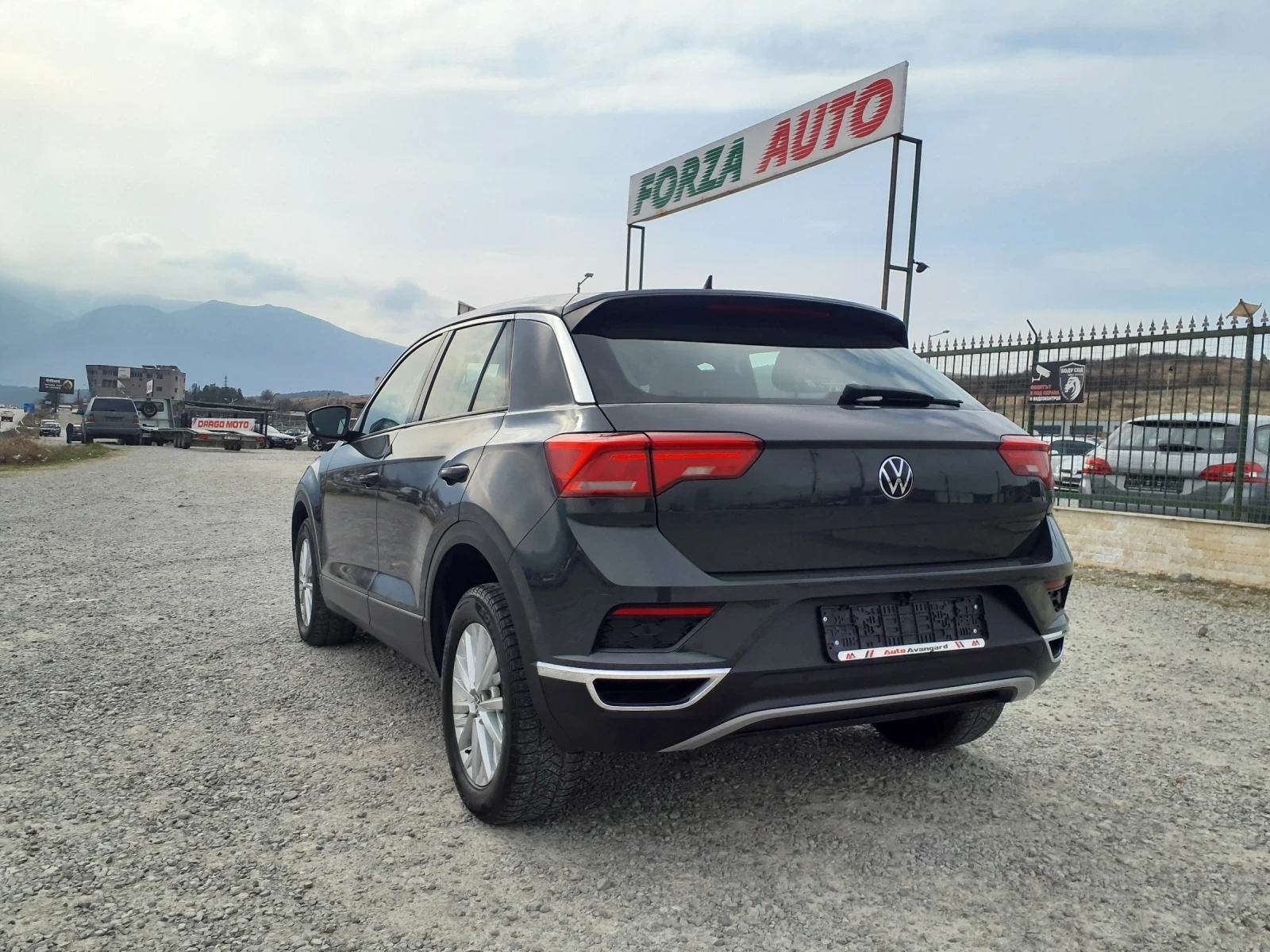 VW T-Roc 2.0TDI-107000км NOVA, снимка 3 - Автомобили и джипове - 54003724