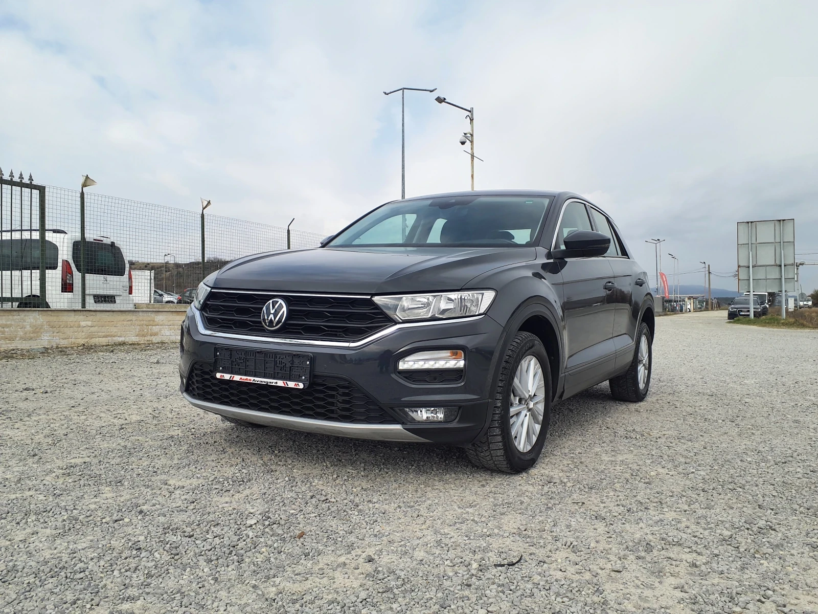 VW T-Roc 2.0TDI-107000км NOVA, снимка 2 - Автомобили и джипове - 54003724
