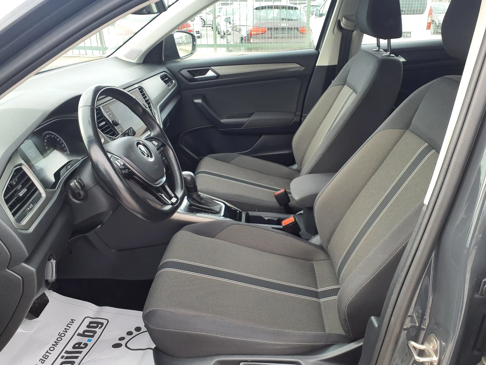 VW T-Roc 2.0TDI-107000км NOVA, снимка 9 - Автомобили и джипове - 54003724