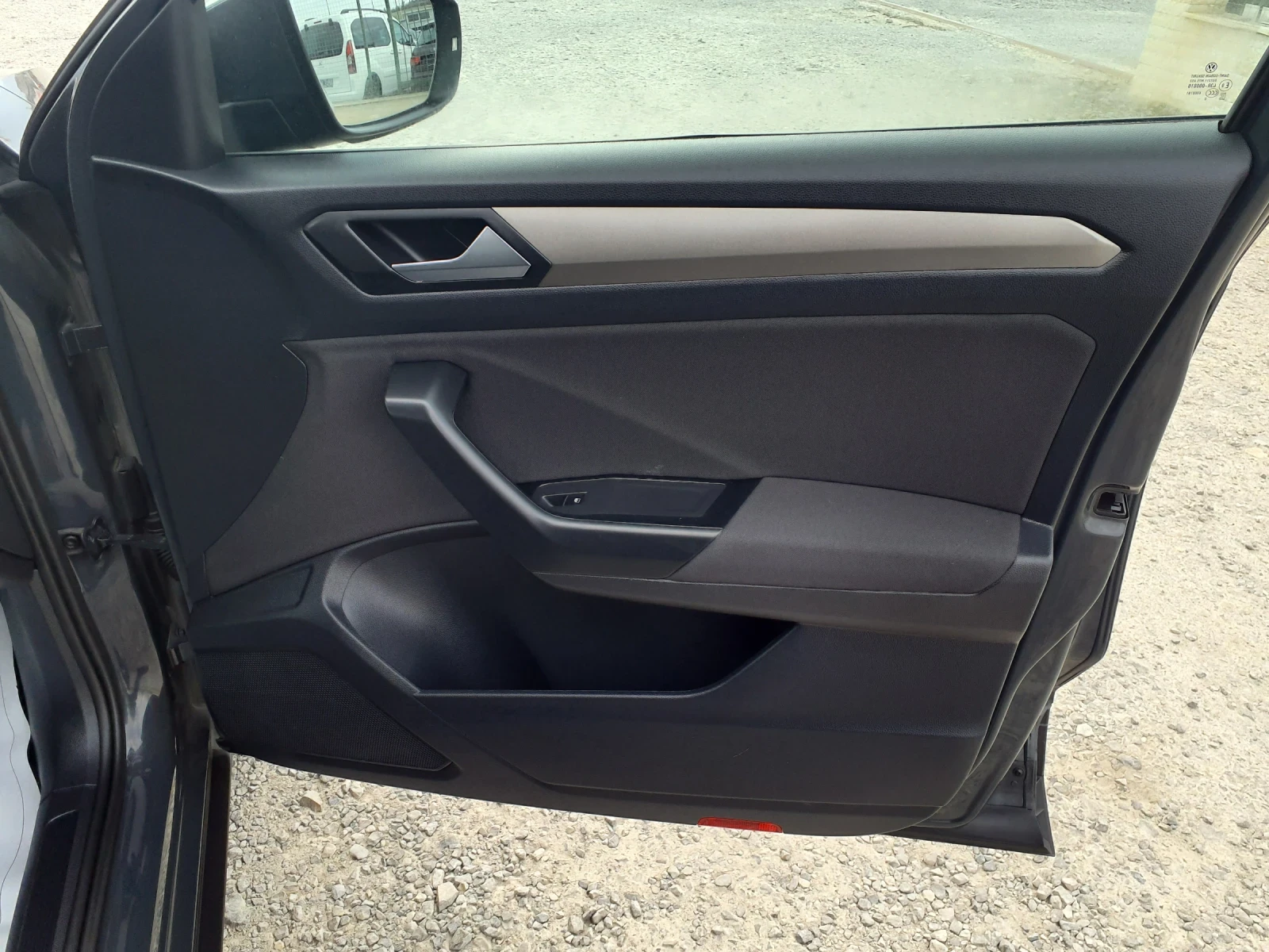 VW T-Roc 2.0TDI-107000км NOVA, снимка 11 - Автомобили и джипове - 54003724