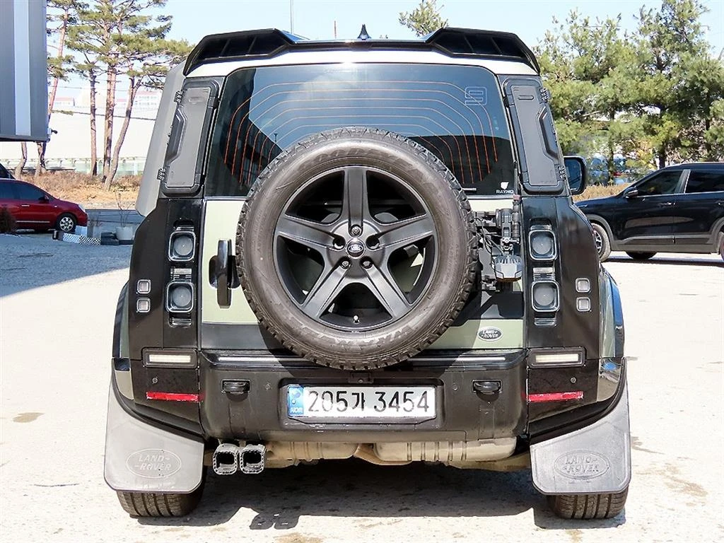 Land Rover Defender Defender 90 D250 SE, снимка 4 - Автомобили и джипове - 55591636