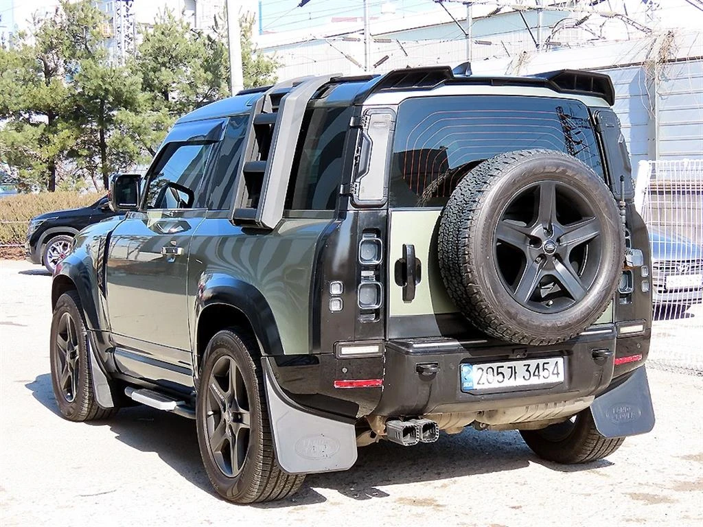 Land Rover Defender Defender 90 D250 SE, снимка 3 - Автомобили и джипове - 55591636