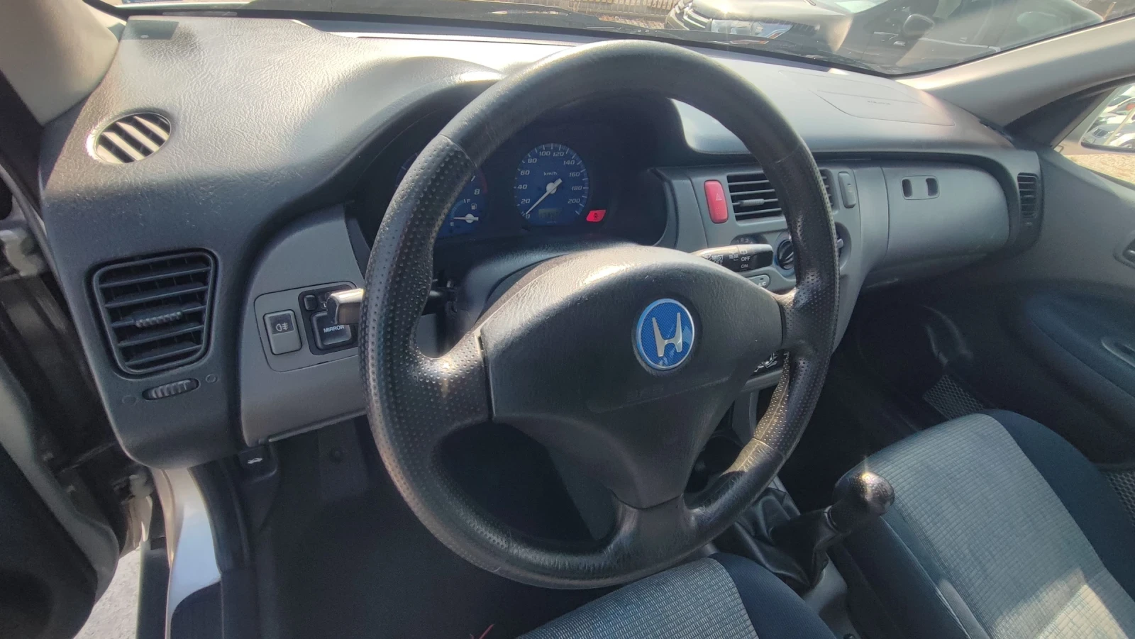 Honda Hr-v 1.6i 4x4, снимка 10 - Автомобили и джипове - 55768351
