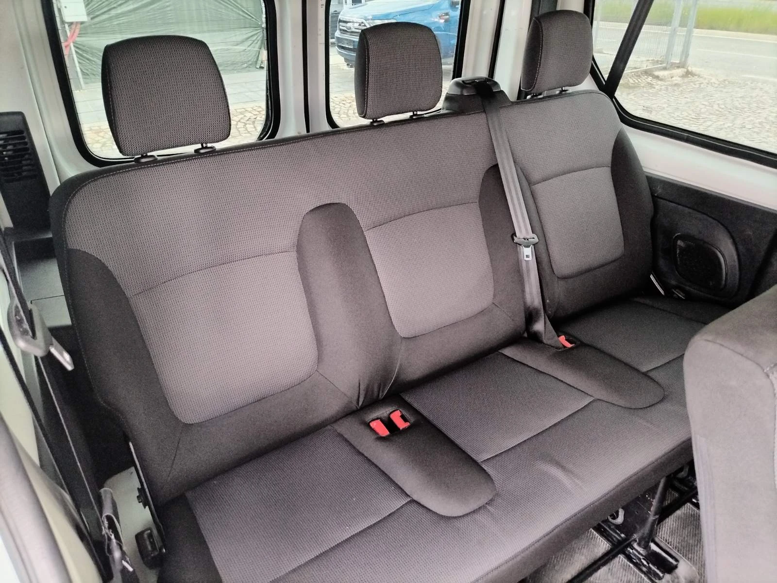 Renault Trafic 2.0 Blue dCi/125к.с./8+ 1/L2H1/, снимка 14 - Бусове и автобуси - 56021756