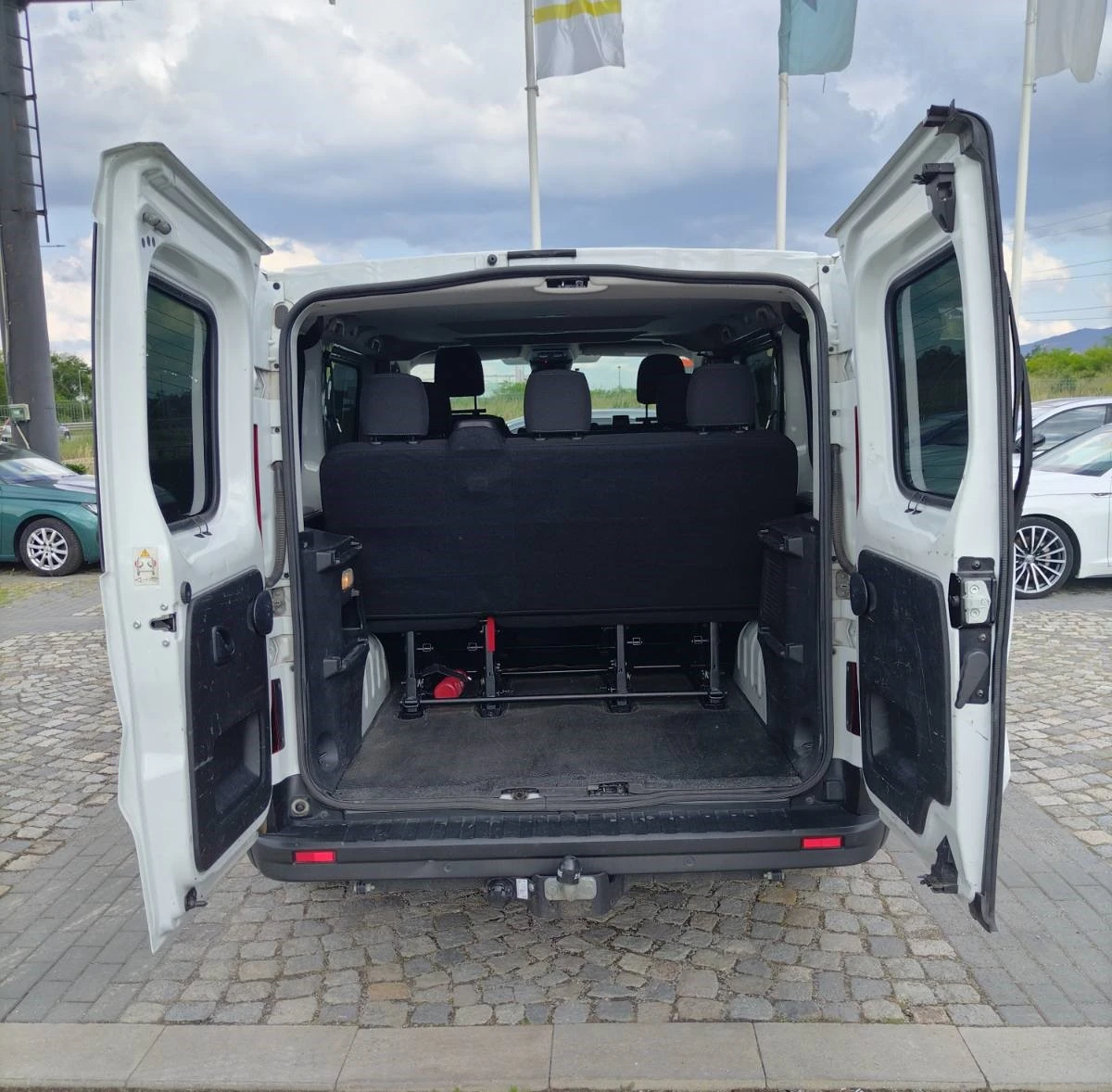 Renault Trafic 2.0 Blue dCi/125к.с./8+ 1/L2H1/, снимка 16 - Бусове и автобуси - 56021756