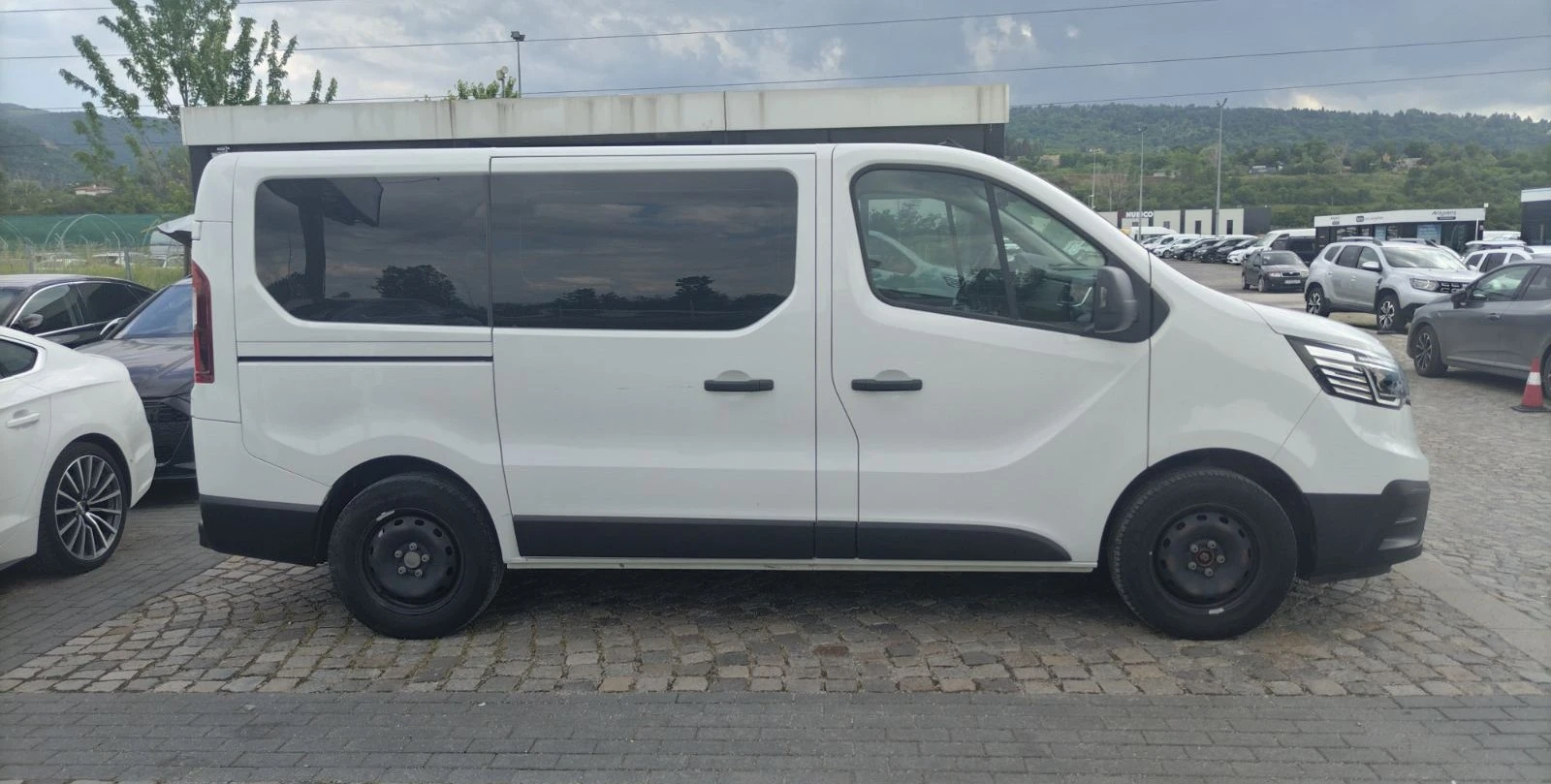 Renault Trafic 2.0 Blue dCi/125к.с./8+ 1/L2H1/, снимка 8 - Бусове и автобуси - 56021756