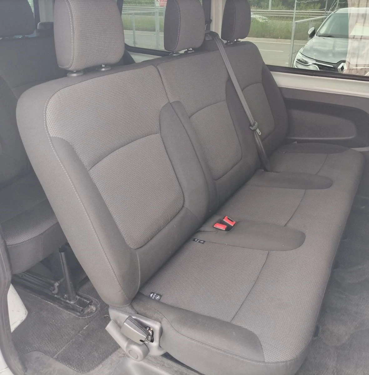 Renault Trafic 2.0 Blue dCi/125к.с./8+ 1/L2H1/, снимка 13 - Бусове и автобуси - 56021756