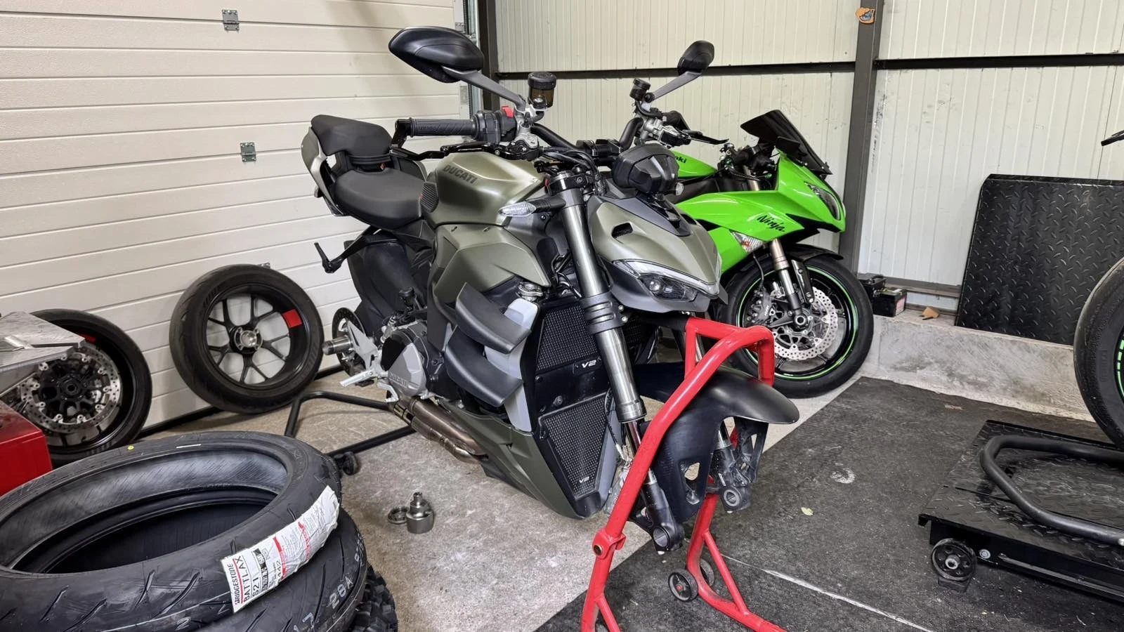 Ducati Streetfighter V2  - изображение 6