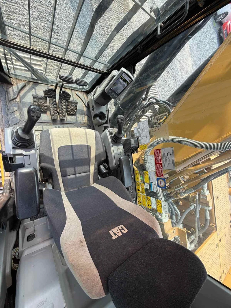 Багер Caterpillar 326FL, снимка 9 - Индустриална техника - 51397063