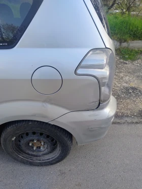 Toyota Corolla verso, снимка 3