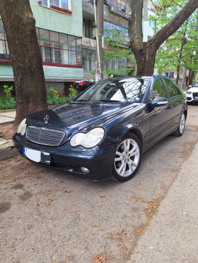 Mercedes-Benz C 220, снимка 1 - Автомобили и джипове - 45382240