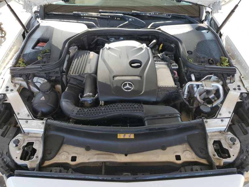 Mercedes-Benz E 300 4MATIC, снимка 11 - Автомобили и джипове - 46460871