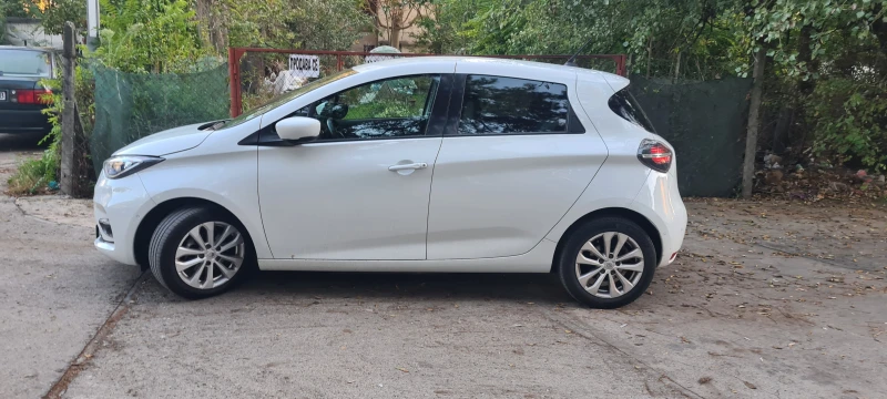 Renault Zoe, снимка 1 - Автомобили и джипове - 47575082