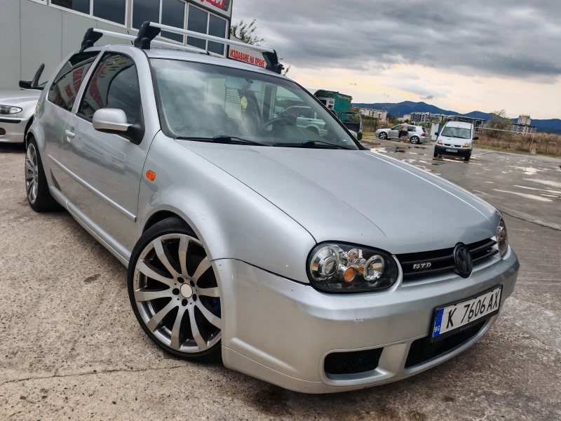 VW Golf, снимка 1 - Автомобили и джипове - 47583565