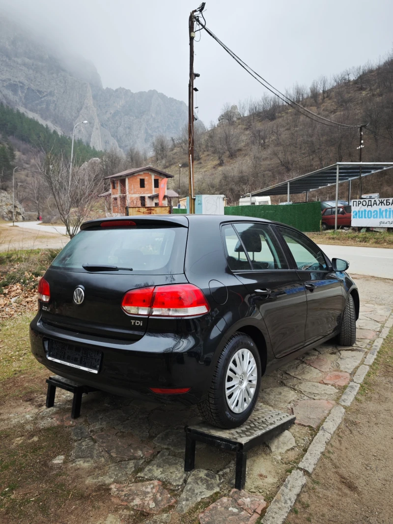 VW Golf 1.6TDI 90кс, снимка 4 - Автомобили и джипове - 48953500