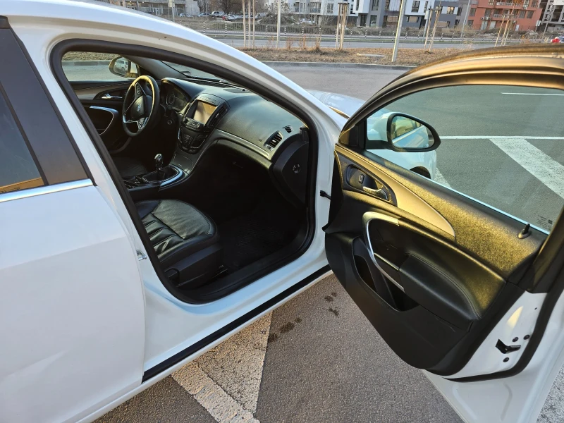 Opel Insignia 1.4 Turbo   LPG   Богато оборудване , снимка 6 - Автомобили и джипове - 52292456