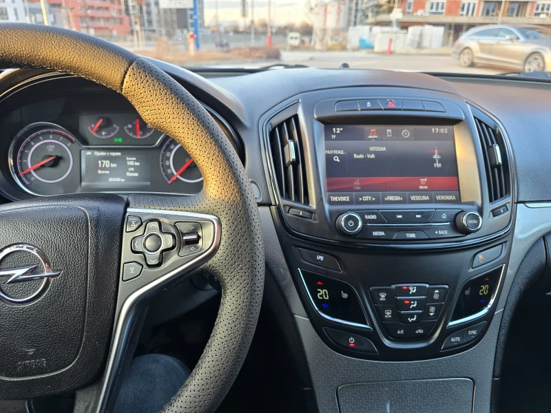 Opel Insignia 1.4 Turbo   LPG   Богато оборудване , снимка 14 - Автомобили и джипове - 52292456