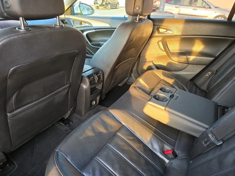 Opel Insignia 1.4 Turbo   LPG   Богато оборудване , снимка 9 - Автомобили и джипове - 52292456