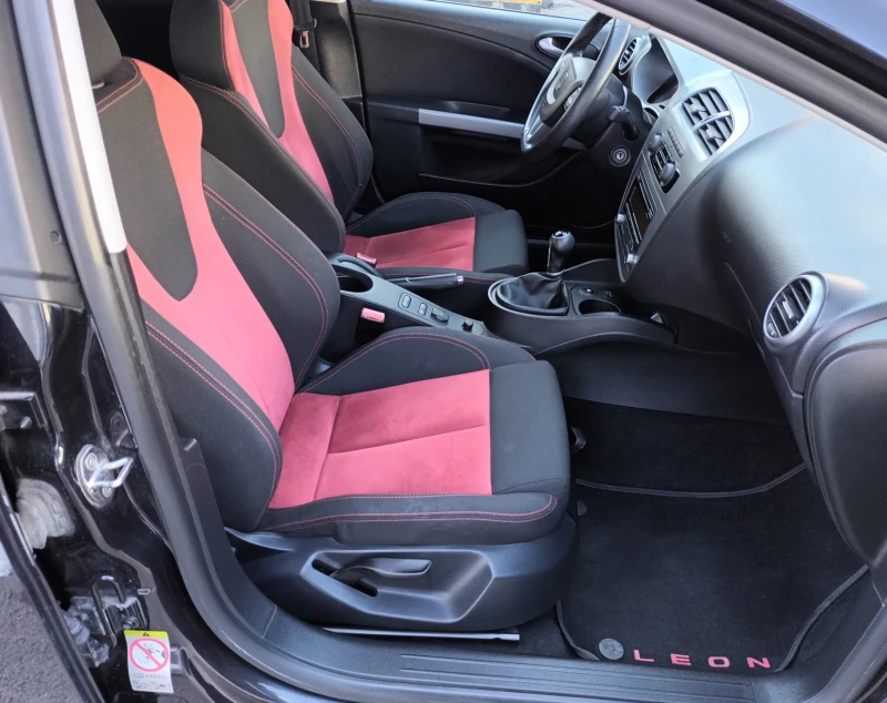 Seat Leon 1.2TSI-GT, снимка 13 - Автомобили и джипове - 52542926