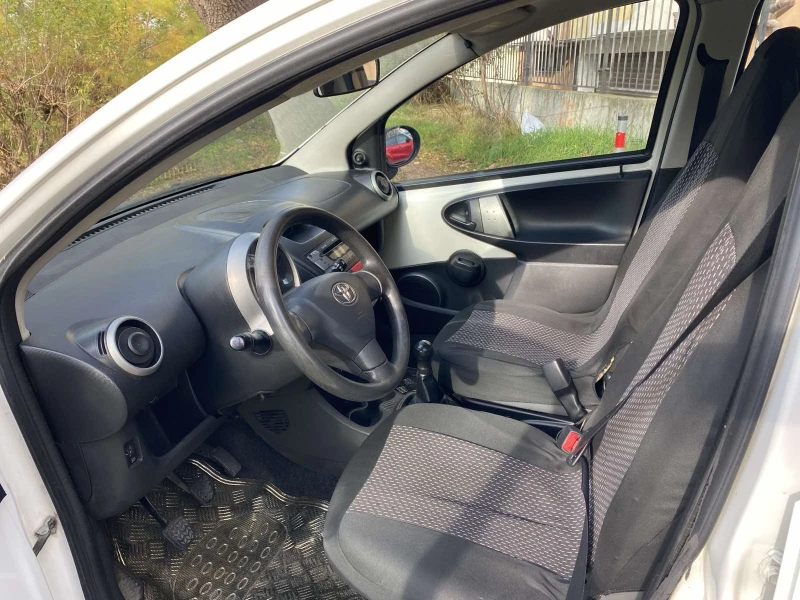 Toyota Aygo, снимка 5 - Автомобили и джипове - 52523289