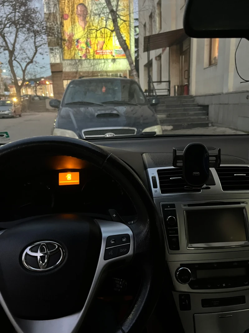 Toyota Avensis 2.2 D-CAT 150 к.с. Luxury, автомат , снимка 14 - Автомобили и джипове - 52764565