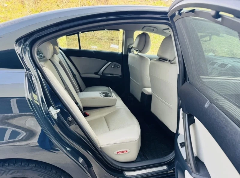 Toyota Avensis 2.2 D-CAT 150 к.с. Luxury, автомат , снимка 3 - Автомобили и джипове - 52764565