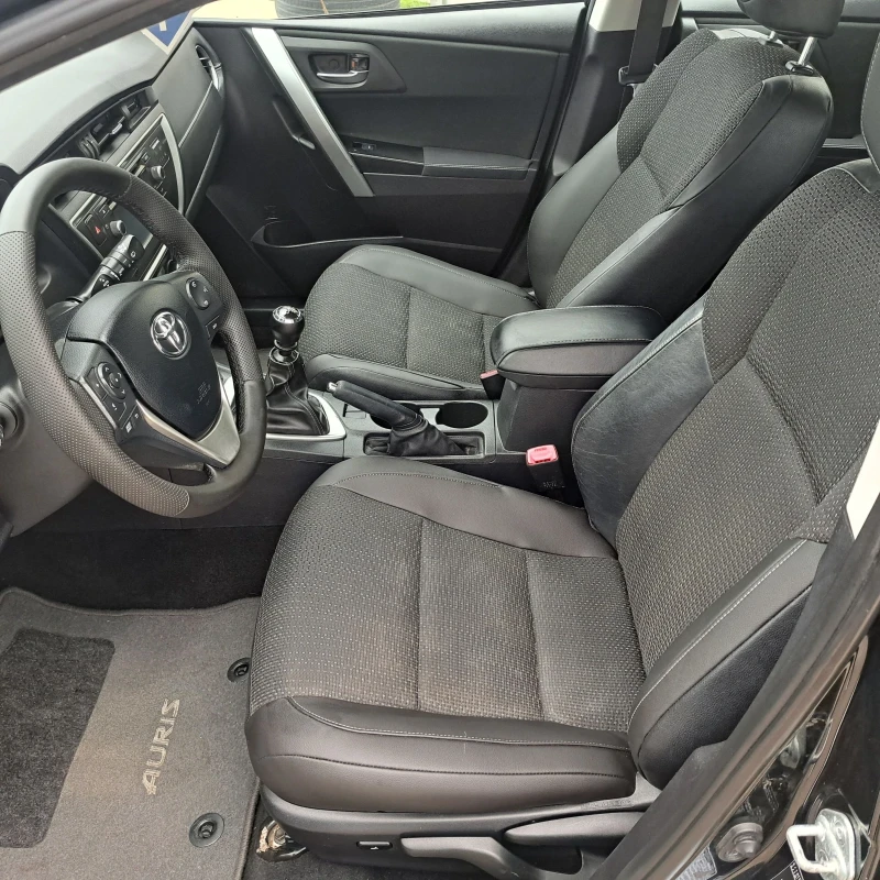 Toyota Auris 1.4-d4d -Soll, снимка 10 - Автомобили и джипове - 52920228