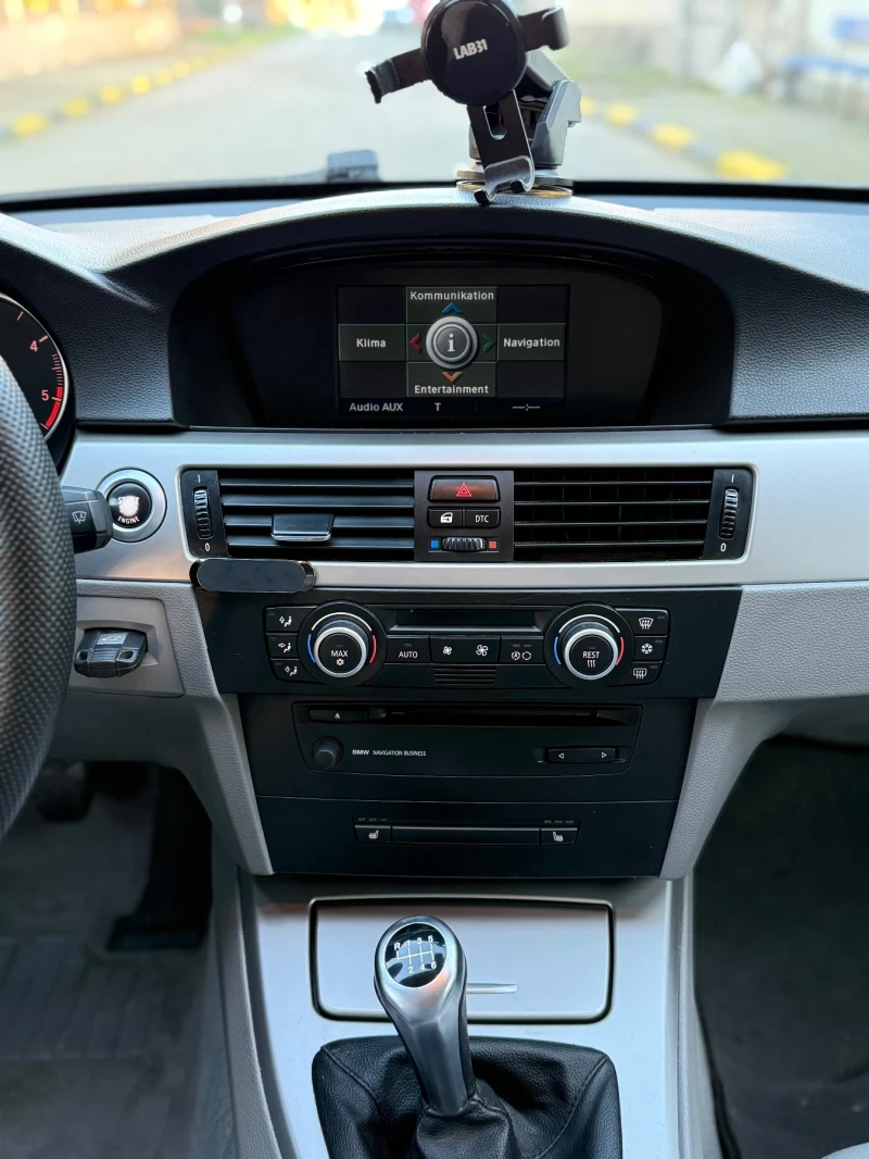 BMW 320 2.0, снимка 12 - Автомобили и джипове - 52929919