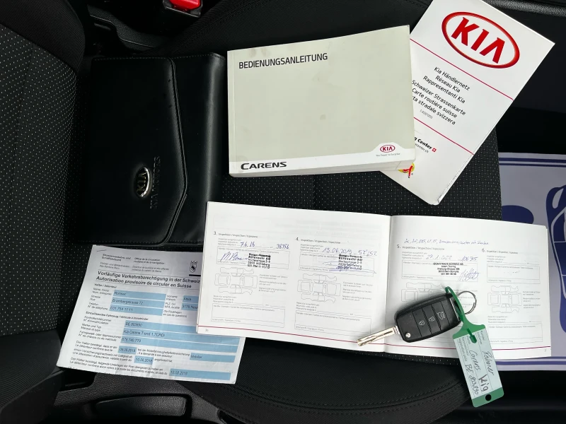 Kia Carens 1.7CRDI 135000KM.6-SPEED SWISS EDITION, снимка 15 - Автомобили и джипове - 53291563