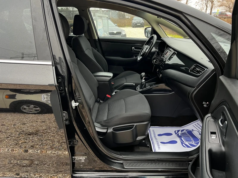 Kia Carens 1.7CRDI 135000KM.6-SPEED SWISS EDITION, снимка 11 - Автомобили и джипове - 53291563