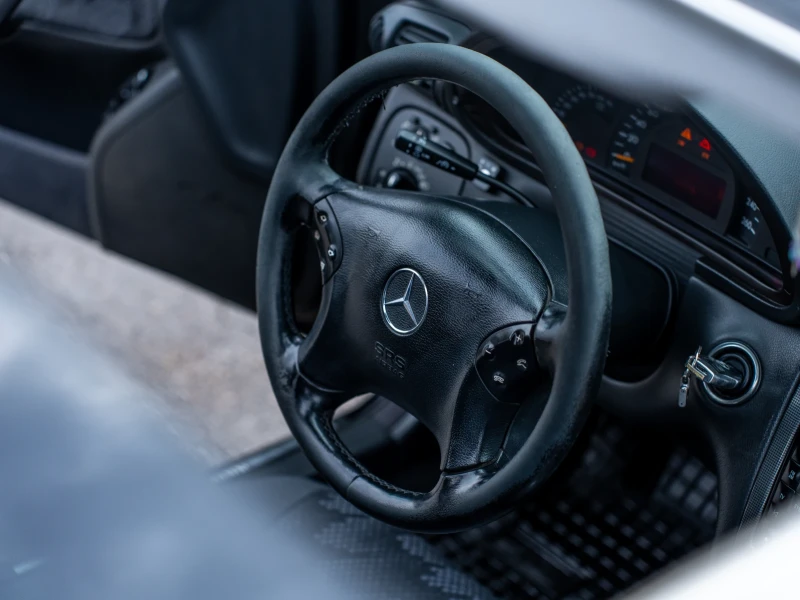 Mercedes-Benz C 320, снимка 12 - Автомобили и джипове - 53338700