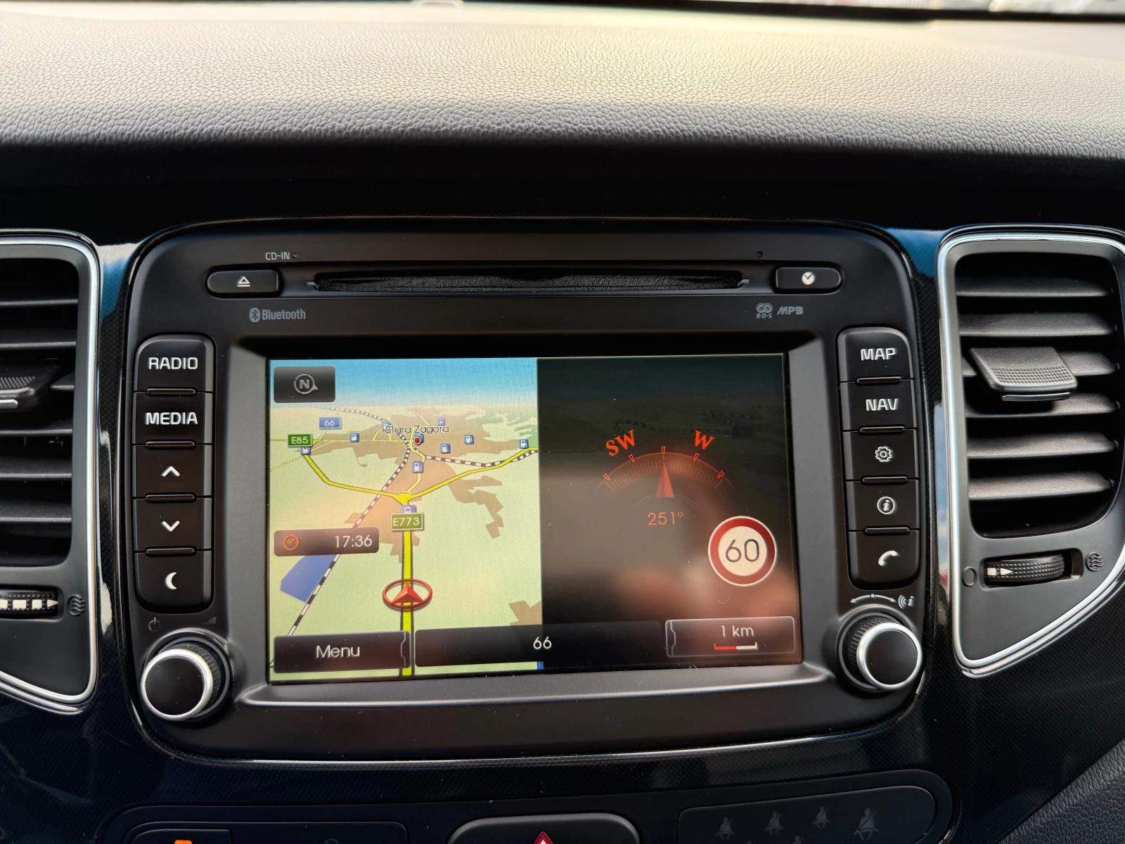 Kia Carens STYLE NAVI ШВЕЙЦАРИЯ - изображение 6